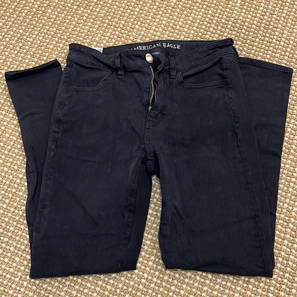 AMERICAN EAGLE Black Size 2 Short Hi-Rise Jeggings